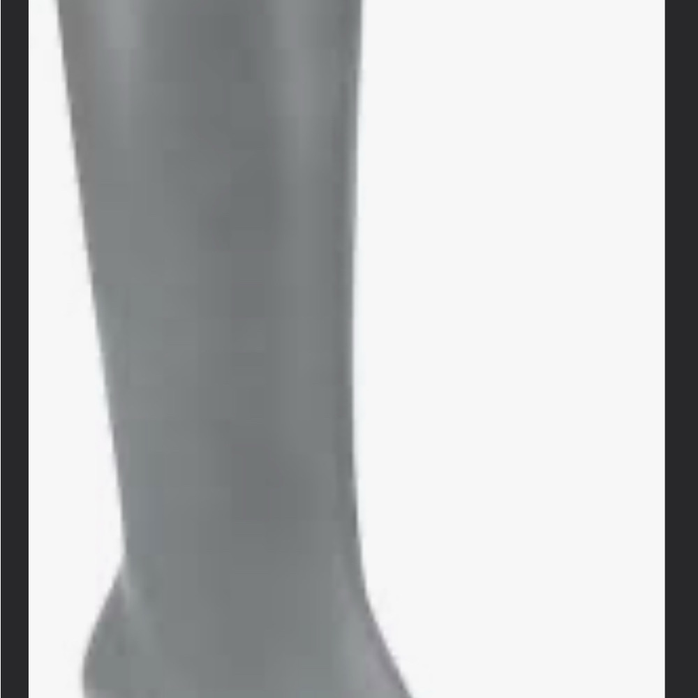 Tom’s Boots NEW - Picture 2 of 5